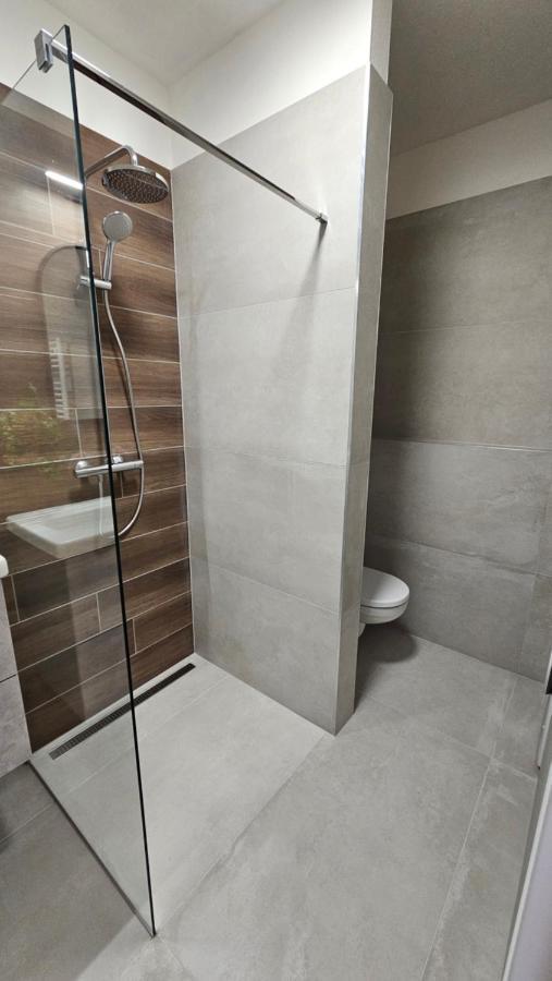 2 Room Apartment, New Building, Bosakova Street, 29 บราติสลาวา ภายนอก รูปภาพ