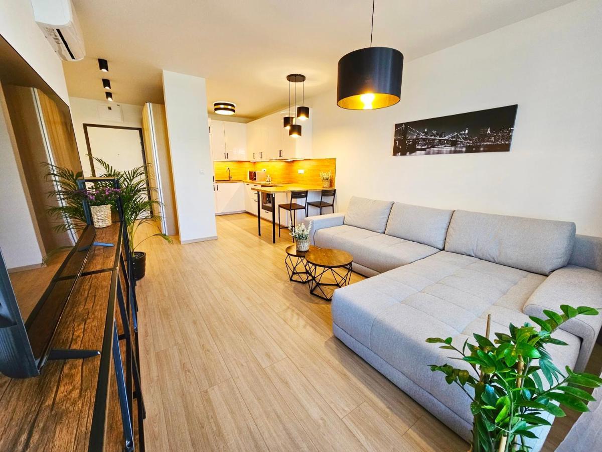 2 Room Apartment, New Building, Bosakova Street, 29 บราติสลาวา ภายนอก รูปภาพ