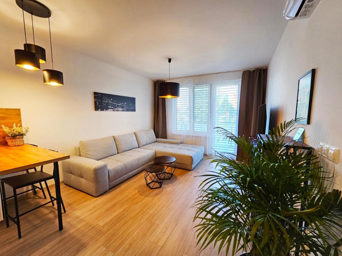 2 Room Apartment, New Building, Bosakova Street, 29 บราติสลาวา ภายนอก รูปภาพ