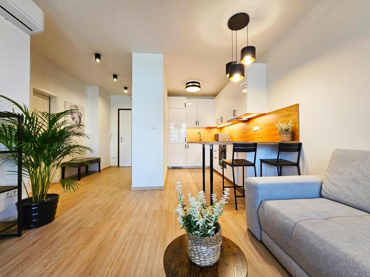 2 Room Apartment, New Building, Bosakova Street, 29 บราติสลาวา ภายนอก รูปภาพ