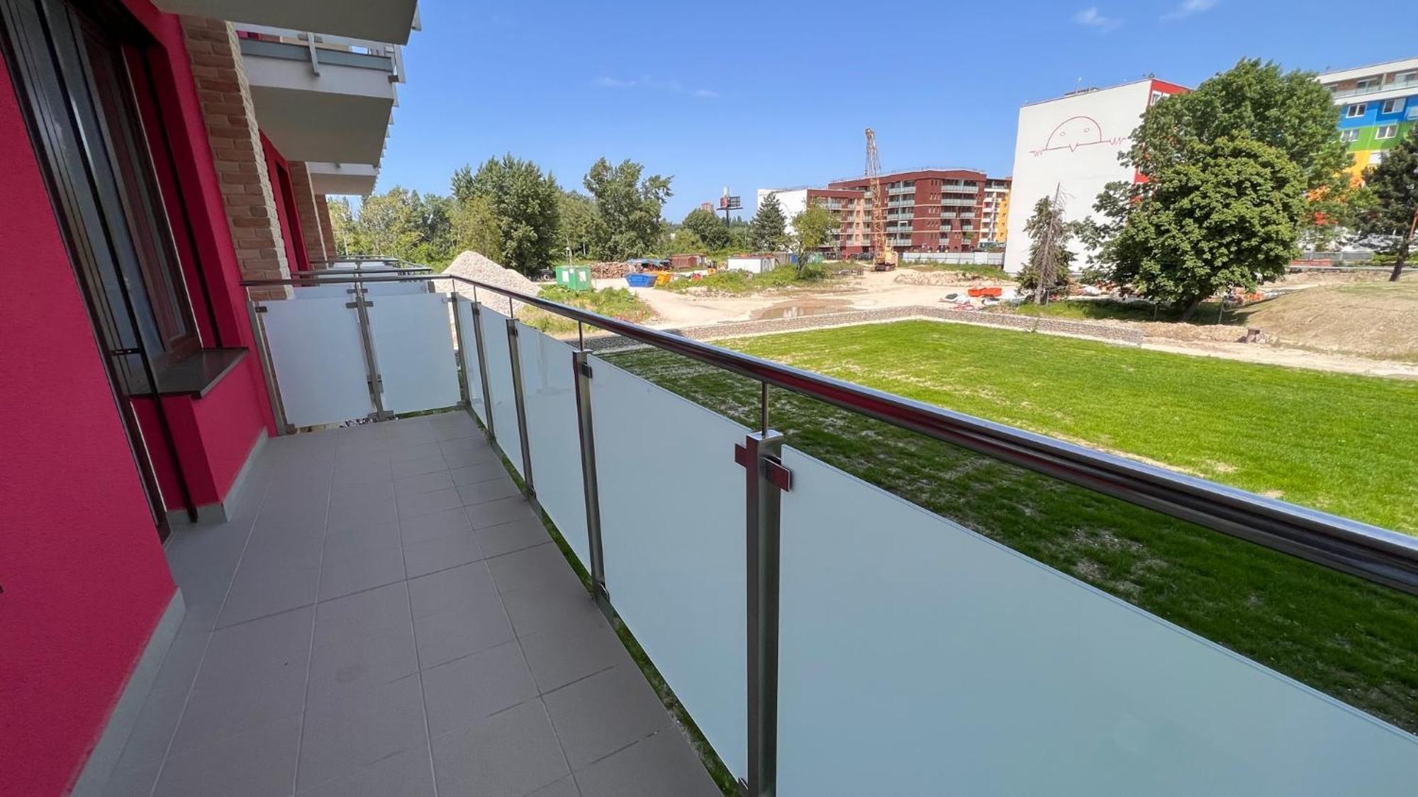 2 Room Apartment, New Building, Bosakova Street, 29 บราติสลาวา ภายนอก รูปภาพ